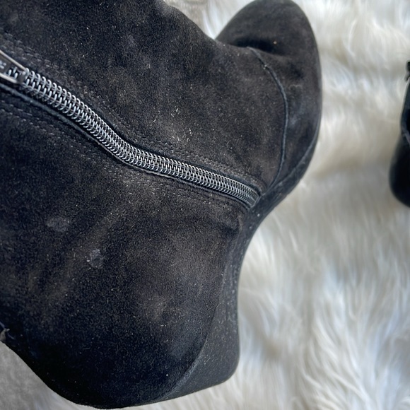 Vagabond Suede Wedge Zip up Booties EUC - Picture 8 of 15
